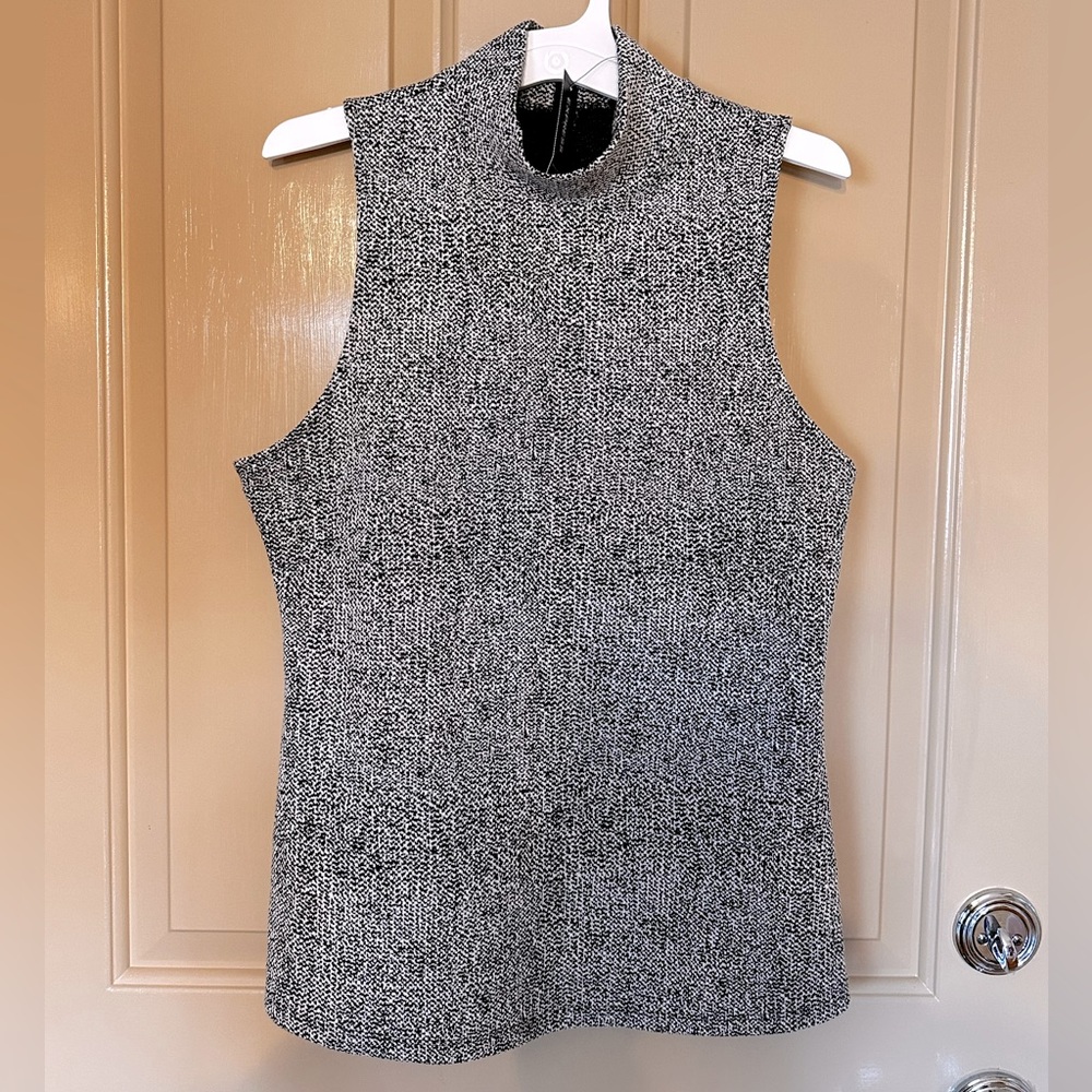 NWT - EXPRESS - TEXTURED JACQUARD MOCK NECK TANK.